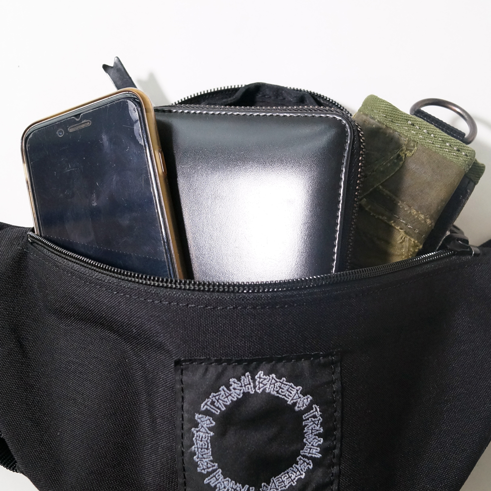 TRASHBREEDSTRASH×ACT コラボポシェット [TRASH BREEDS TRASH x ACT] BLACK